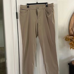 Lululemon Everyday pant